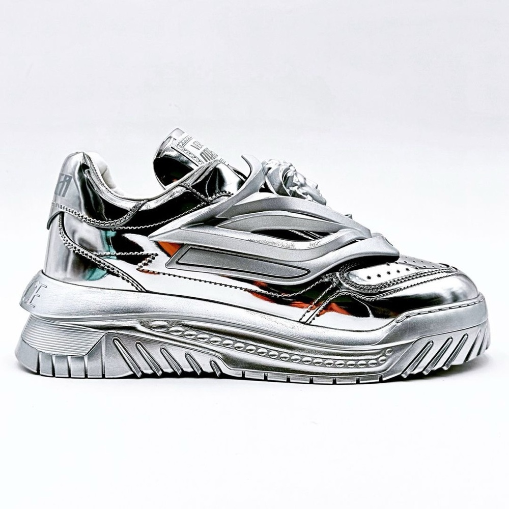 VERSACE Odissea Metallic Sneakers
Brand new with dust bags. Size 45